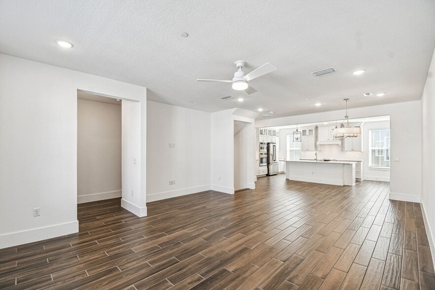 Building Photo - 1951 Risby Aly