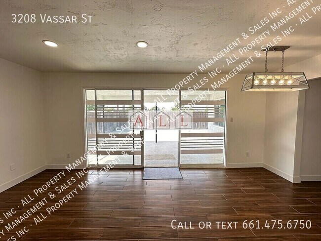 Building Photo - 3208 Vassar St