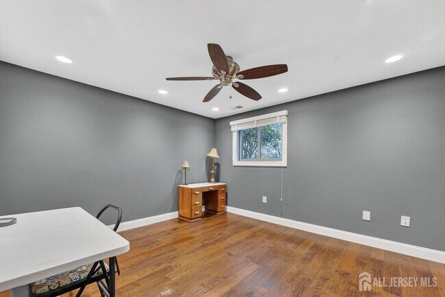 Building Photo - 2289 Brookside Dr