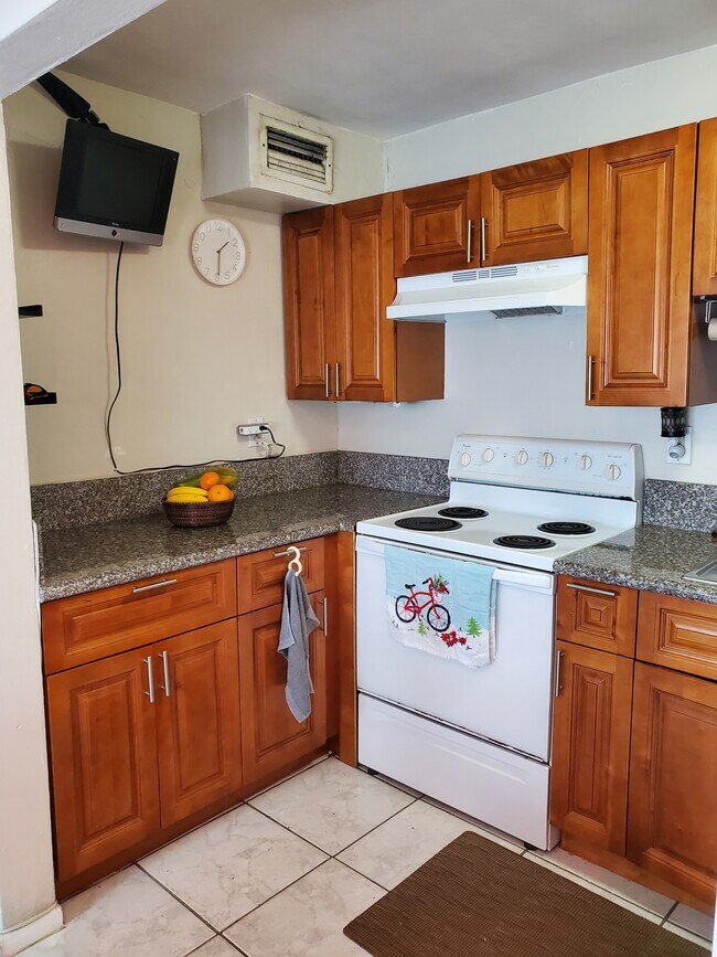Primary Photo - 4732 SW 32nd Ave