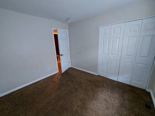 Building Photo - 2080 S Josephine St