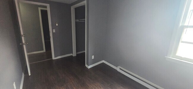 Building Photo - Beautiful 3/4 bedroom, 1 Bath