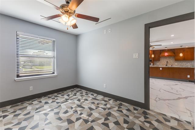 Building Photo - 2124 Charles Dr