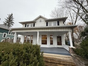 Building Photo - Renovated 3-Bedroom, 2-Bathroom Home For Rent in Historic Downtown Bristol