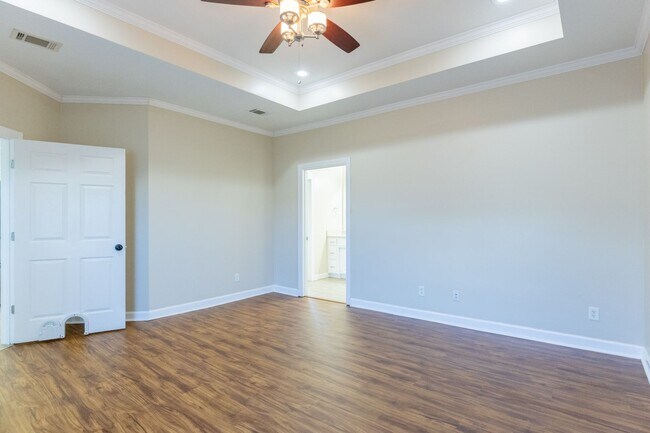 Building Photo - 4004 Grey Oak Dr