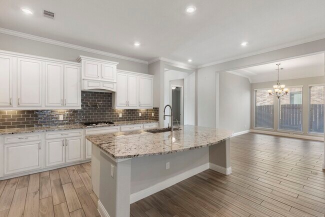 Building Photo - 18855 Collins View Dr