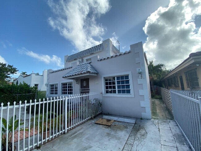 Primary Photo - 1664 SW 9th St