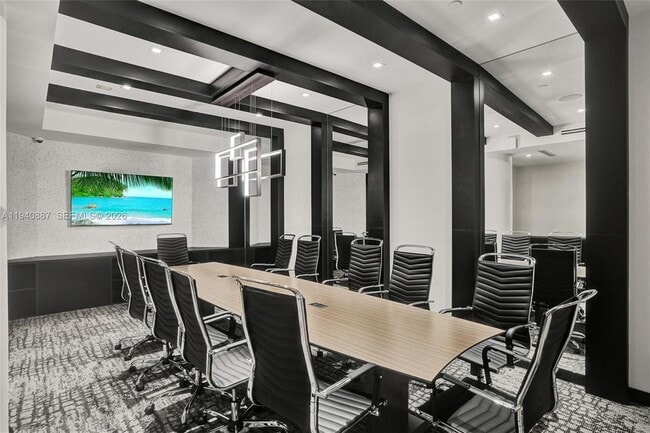 Building Photo - 1000 W Island Blvd