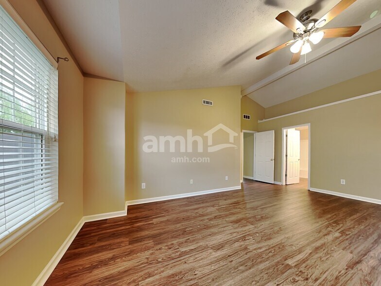 Building Photo - 10942 Alamosa Dr