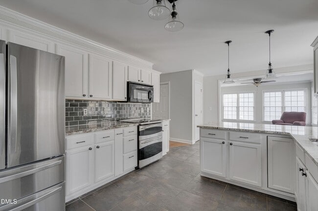 Building Photo - 5900 Eaglesfield Dr