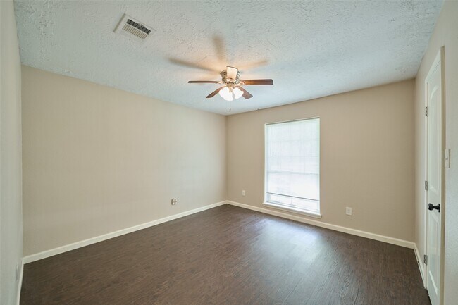 Building Photo - 24411 Pine Canyon Dr