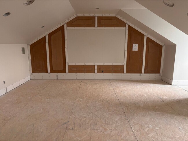 Building Photo - BRAND NEW Gorgeous 6 bed 7 bath with Pool ...
