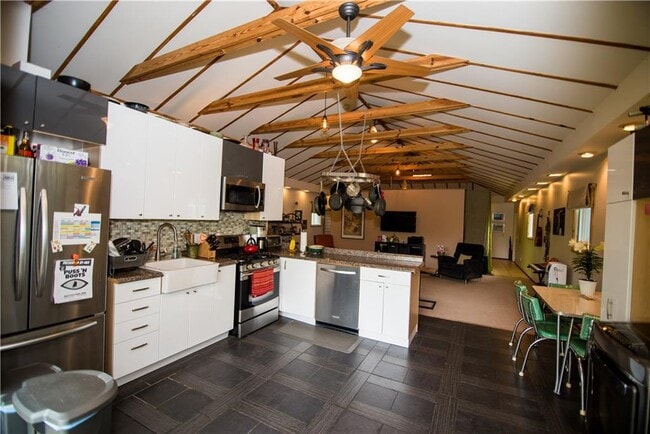 Building Photo - 2713 Sweeney Ln