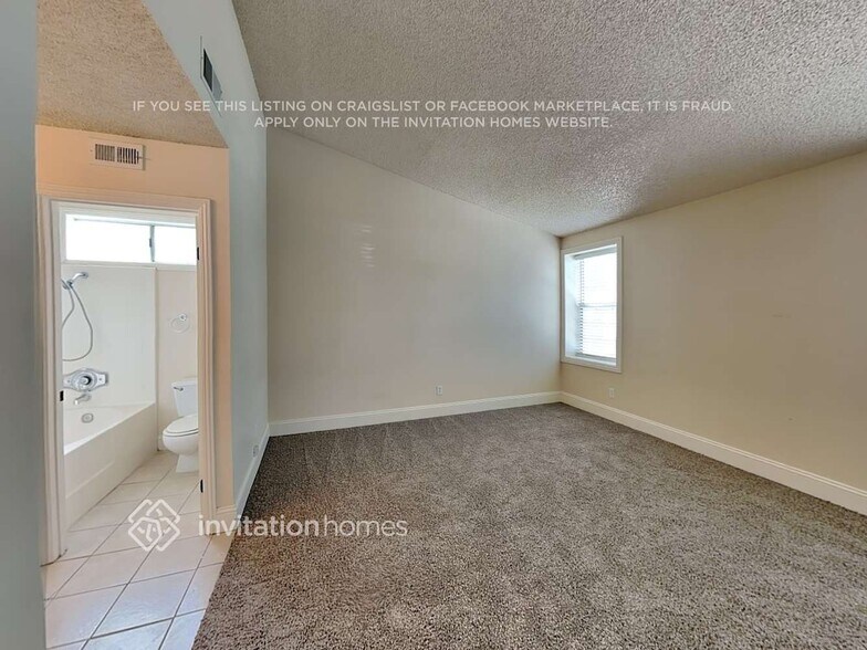 Building Photo - 20159 Gilbert Dr