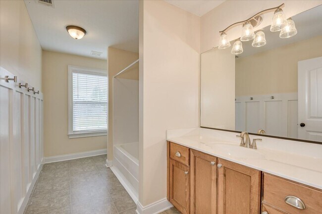 Building Photo - 716 Gallaway Ln