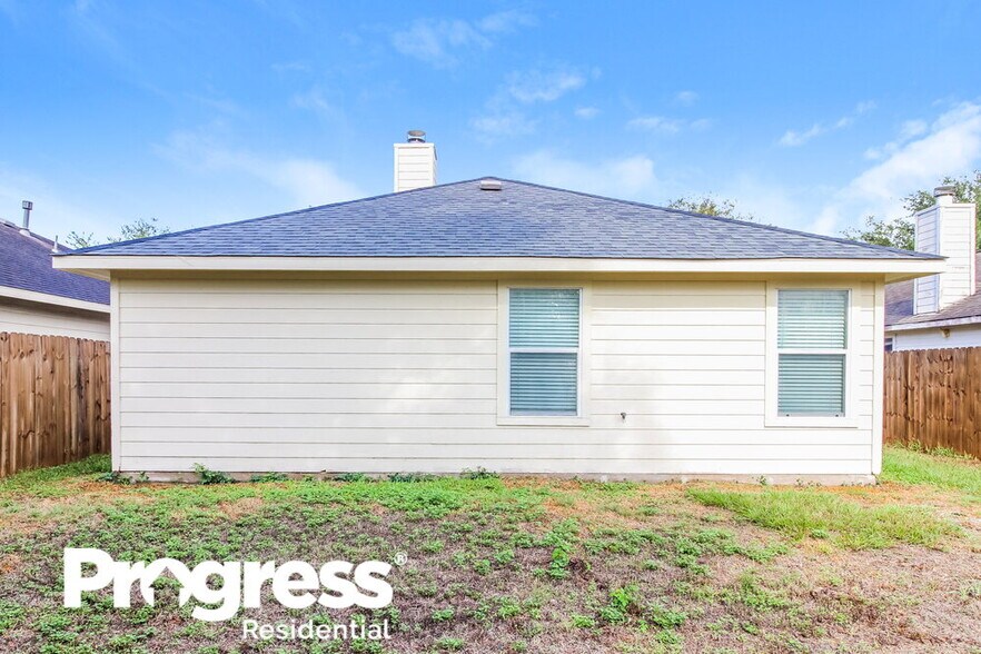 Building Photo - 322 Saddleback Springs Dr