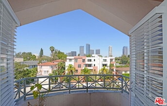 Building Photo - 2015 S Beverly Glen Blvd