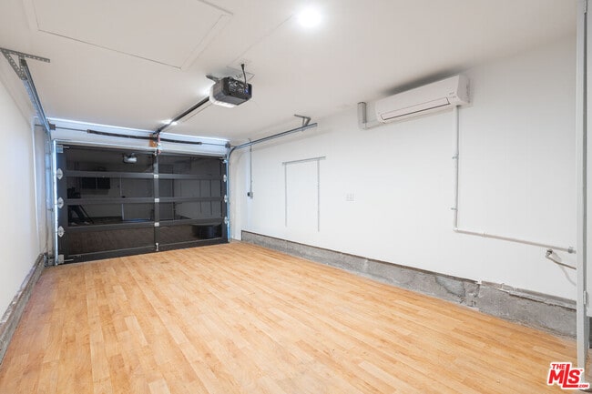 Building Photo - 5970 Balcom Ave