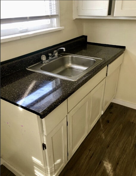 Building Photo - Reno Arms