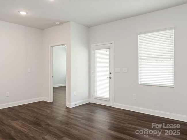Building Photo - 4512 Grove Manor Dr