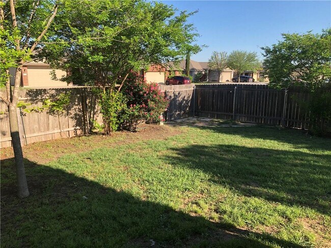 Building Photo - 229 Killian Loop