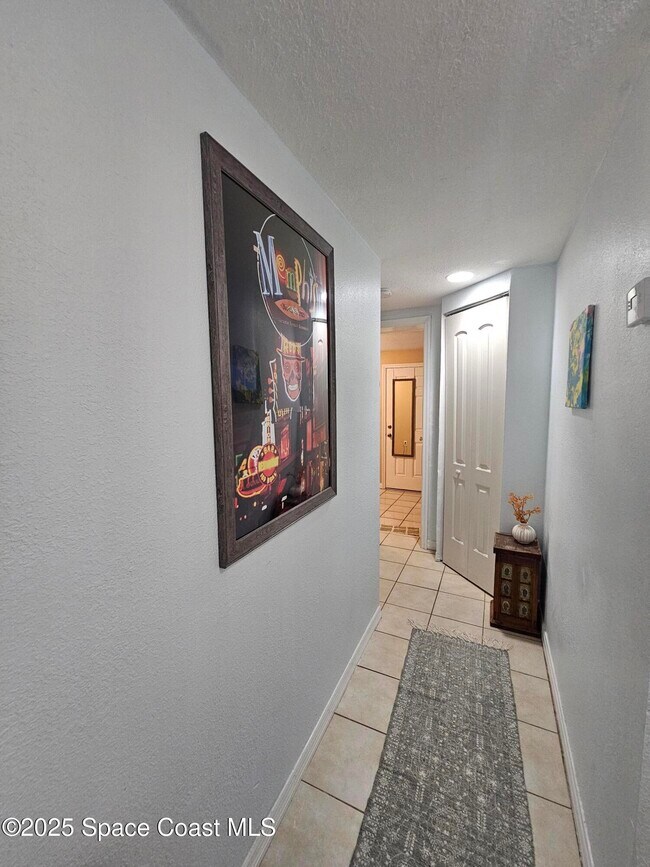 Building Photo - 119 Roosevelt Ave