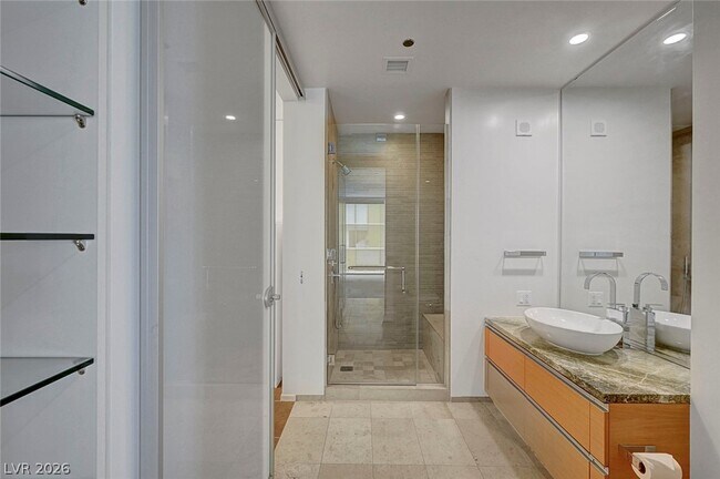 Building Photo - 3722 S Las Vegas Blvd