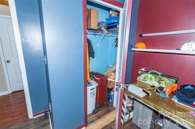 Building Photo - 2922 Deep Cove Dr NW