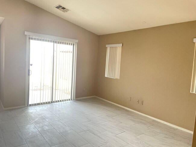 Building Photo - 4 Bedroom, 2 Bath New paint and flooring