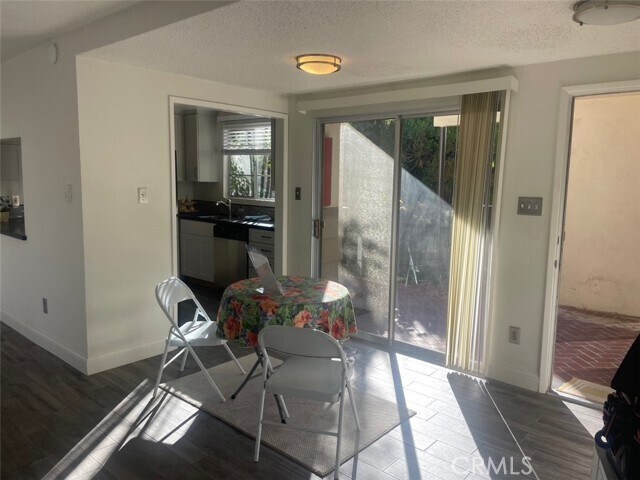 Building Photo - 23033 Maple Ave