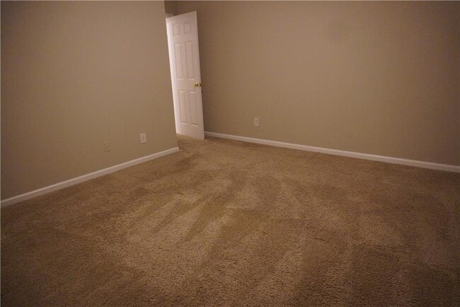 Building Photo - 840 Paper Creek Dr SE