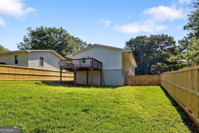 Building Photo - 2666 Davenport St