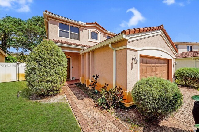 Building Photo - 1410 SW 106th Terrace