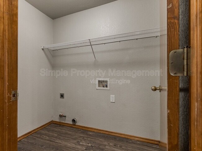 Building Photo - 3221 SW 103rd Pl