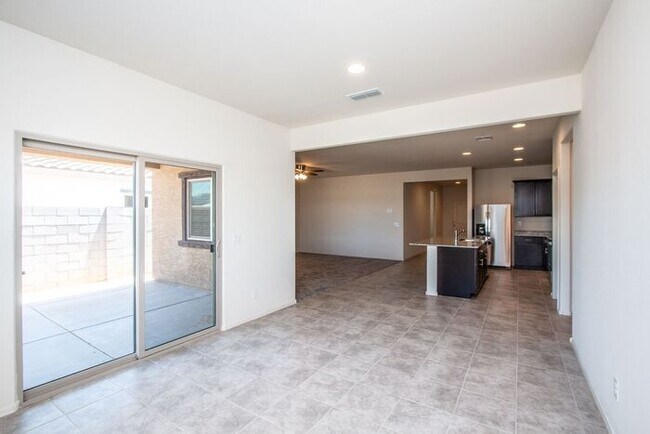 Building Photo - COMING SOON!! RECENTLY BUILT HOME IN MARICOPA!