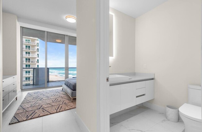 Building Photo - 3100 N Ocean Dr