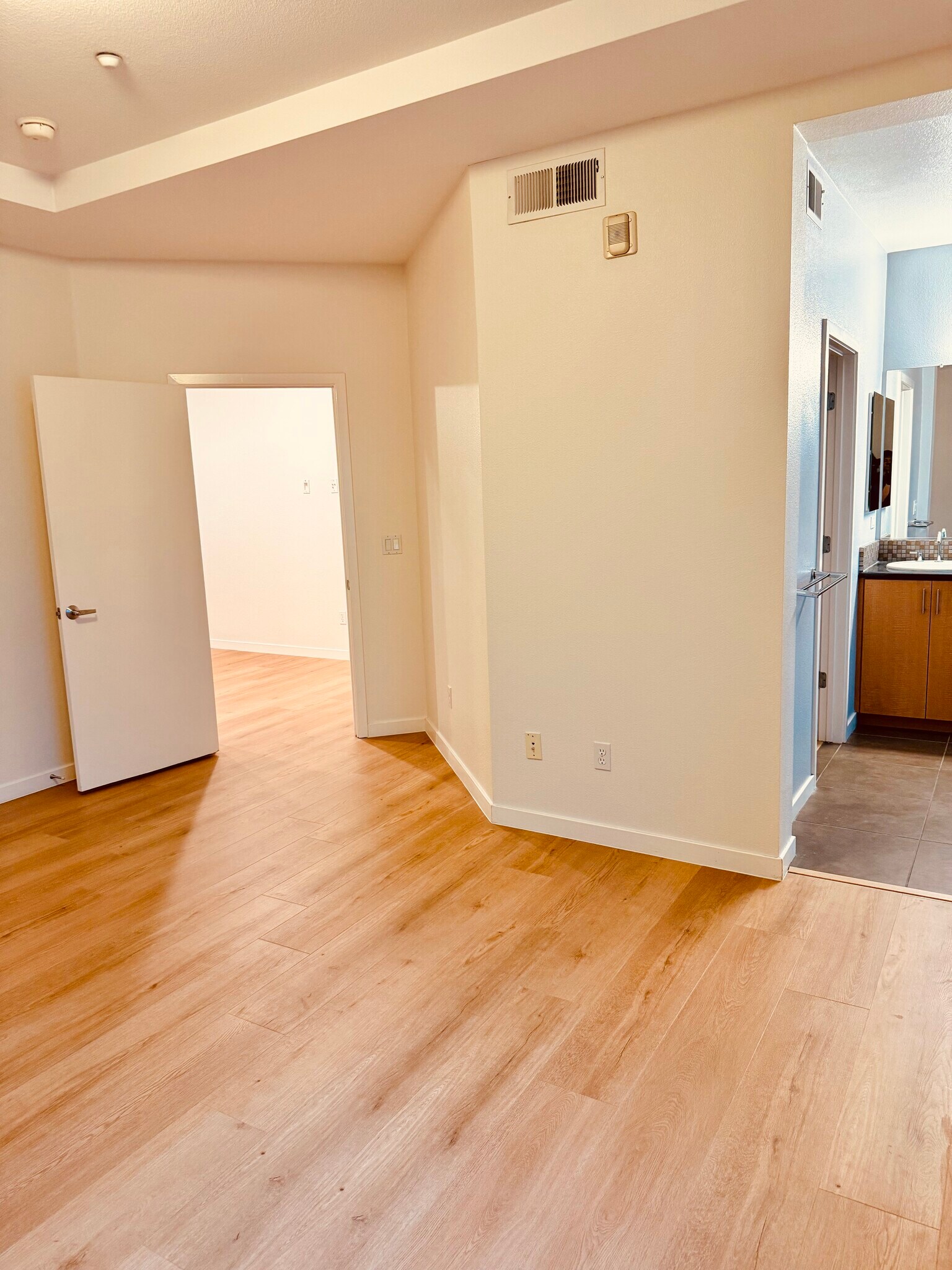 Building Photo - 2869 Regatta Dr