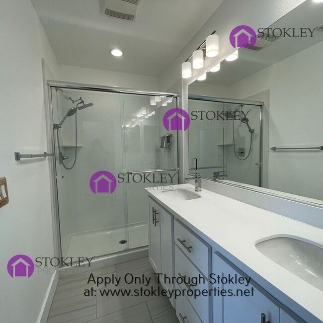 Building Photo - 1543 Longitude Dr