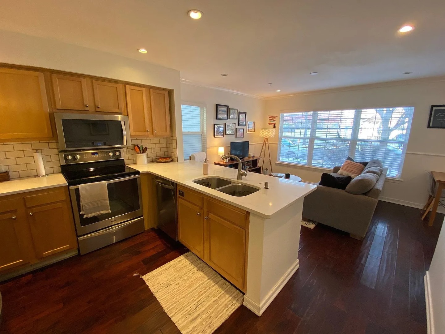 Building Photo - 1661 N Washington St