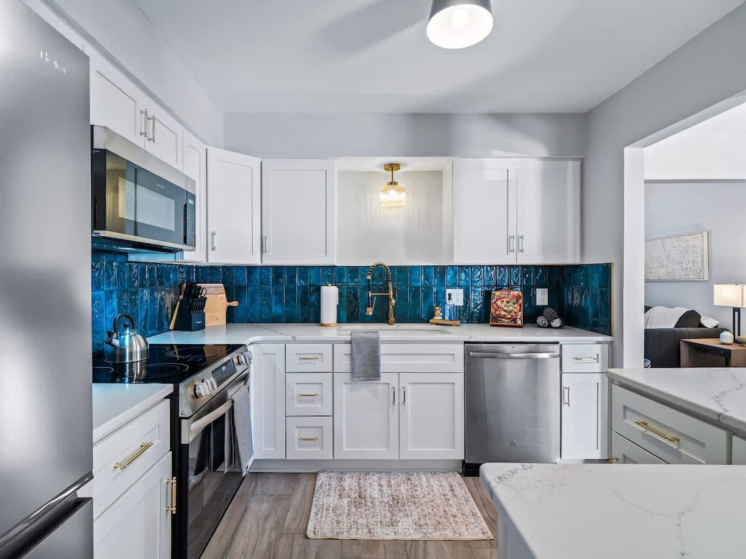 Building Photo - 676 Treeside Dr