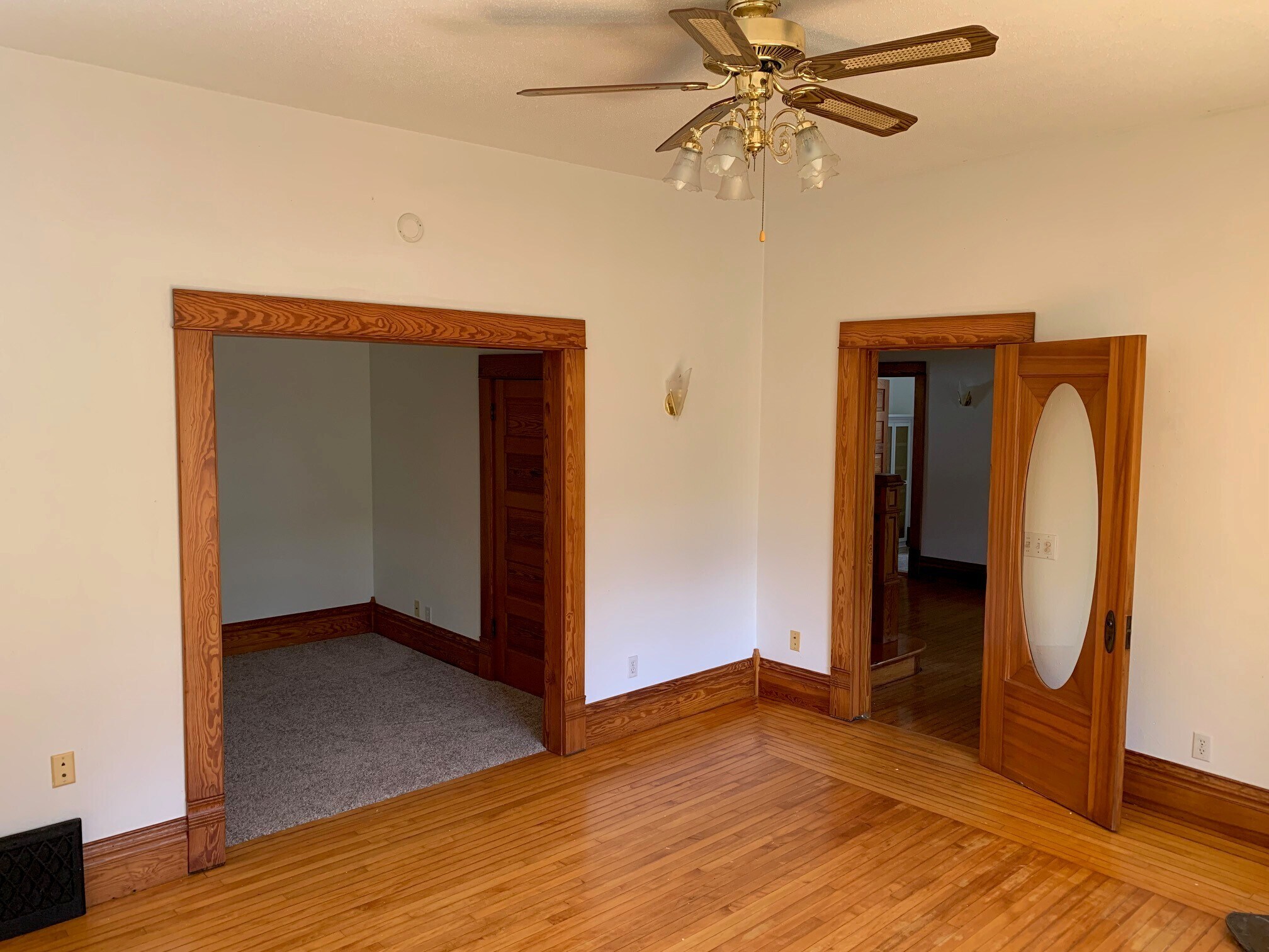Living - 3680 Mayer Rd
