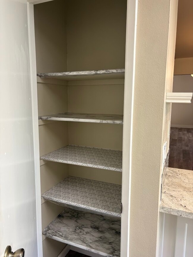 Building Photo - 47 Shari Ln