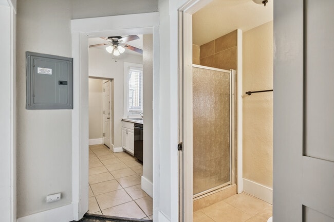 Building Photo - 718 N Grant St