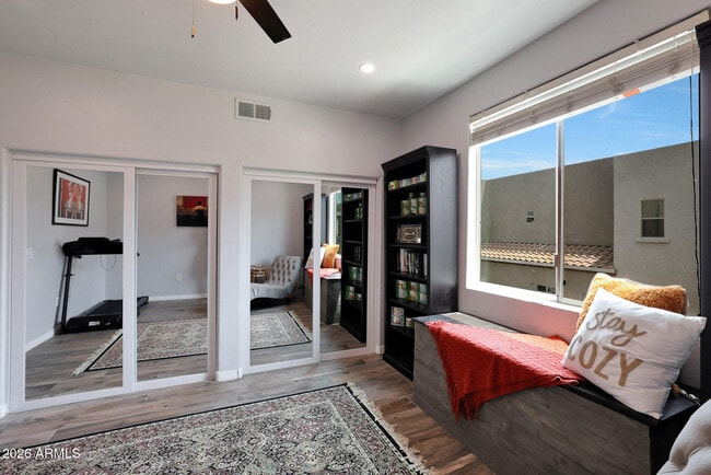 Building Photo - 615 E Portland St