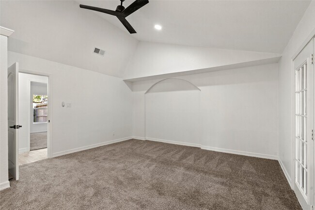 Building Photo - 5425 Jeffrey St