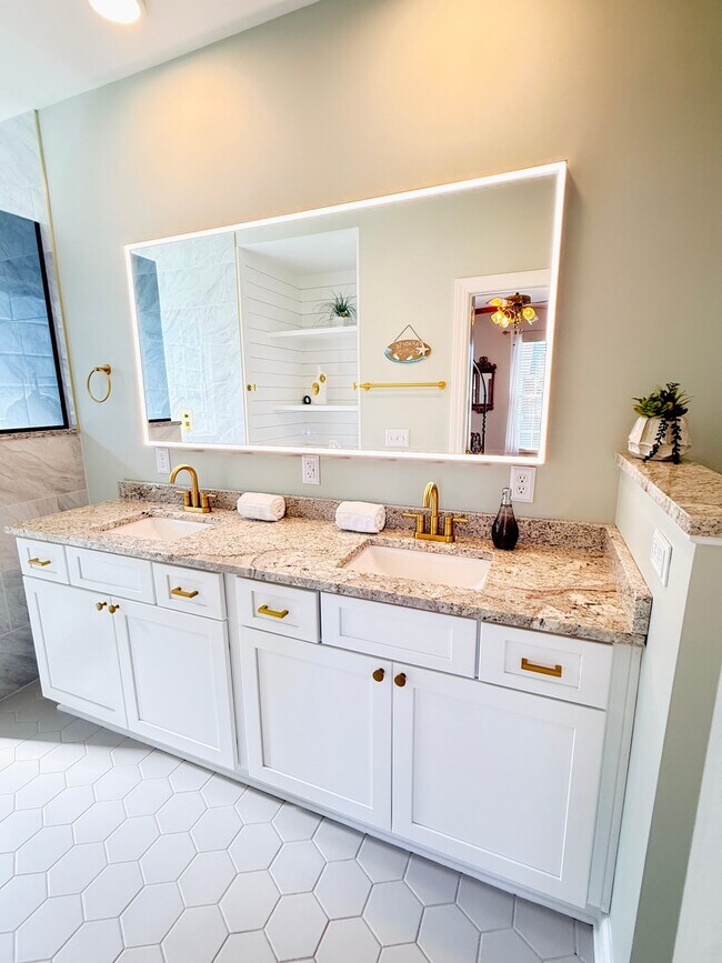 Building Photo - 1371 Hopton Cir