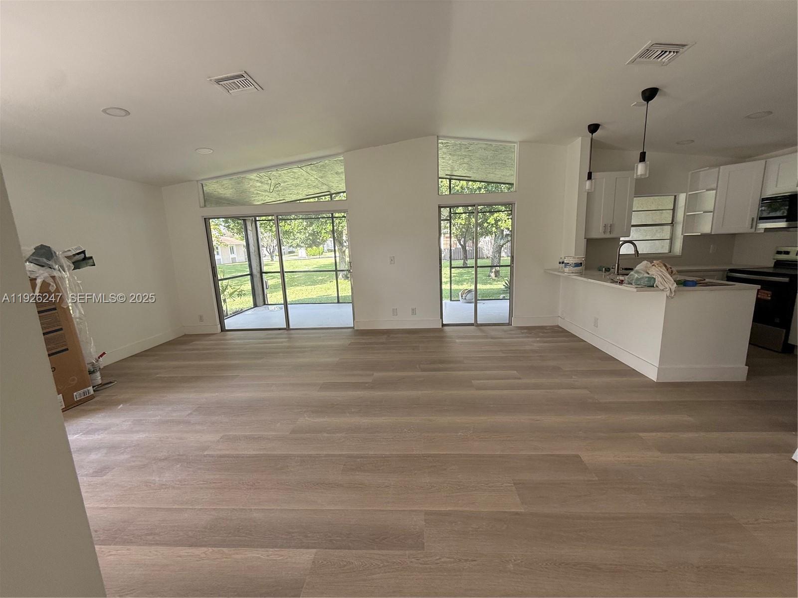 Building Photo - 15749 Woodgate Ct