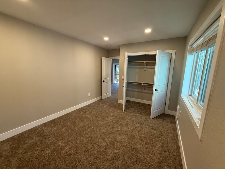 bedroom - 11750 Chapelle Pl