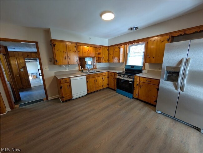 Building Photo - 703 Avondale St