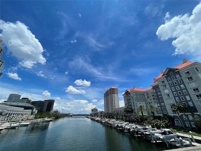 Building Photo - 700 S Harbour Island Blvd